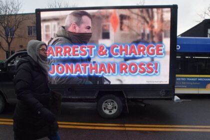 Government Ordered to Turn Over Files on ICE Agent Who Killed Renee Good