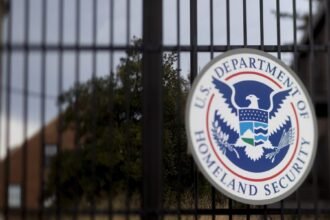 Immigrant Wants to Pay $368,000 in Fines, but Broken Payment System Won’t Let Him