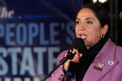 Rep. Delia Ramirez Brings New Bill to Abolish DHS